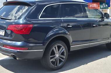 Позашляховик / Кросовер Audi Q7 2012 в 