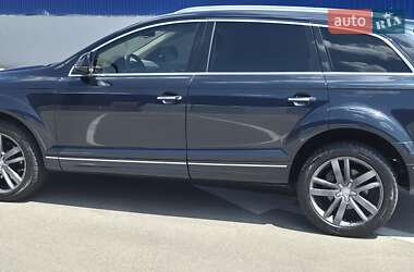 Позашляховик / Кросовер Audi Q7 2012 в 