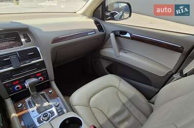 Позашляховик / Кросовер Audi Q7 2012 в 