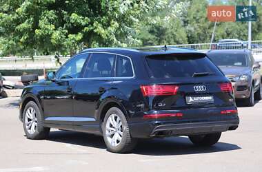 Внедорожник / Кроссовер Audi Q7 2017 в 