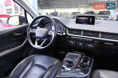 Внедорожник / Кроссовер Audi Q7 2017 в 