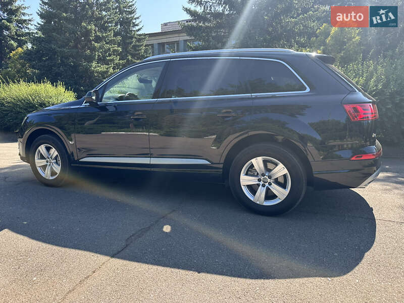 Позашляховик / Кросовер Audi Q7 2019 в Києві