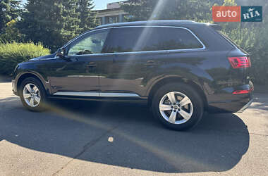 Позашляховик / Кросовер Audi Q7 2019 в 