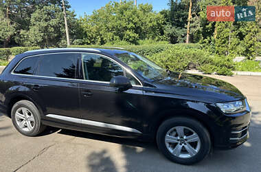 Позашляховик / Кросовер Audi Q7 2019 в 