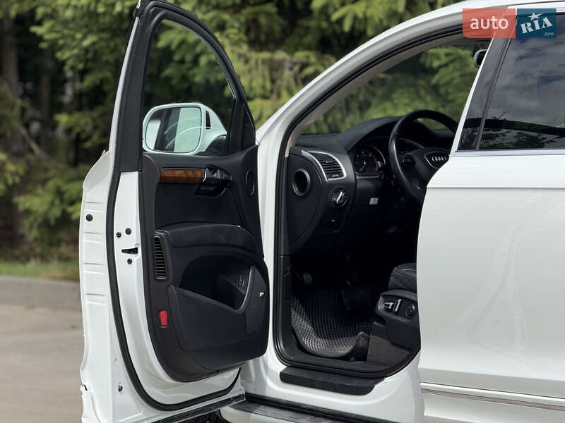 Позашляховик / Кросовер Audi Q7 2013 в Тернополі