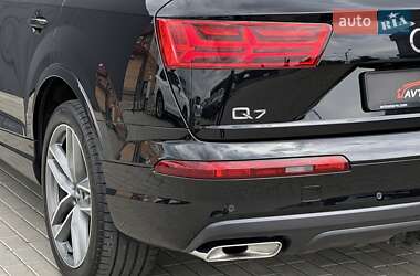 Позашляховик / Кросовер Audi Q7 2016 в 