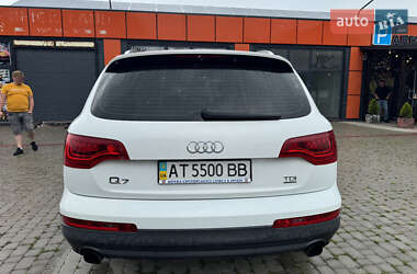 Позашляховик / Кросовер Audi Q7 2013 в 