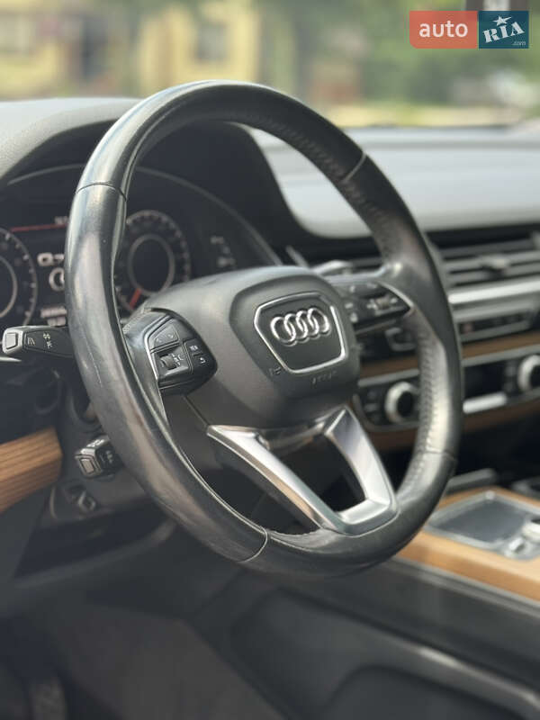 Внедорожник / Кроссовер Audi Q7 2017 в Коломые