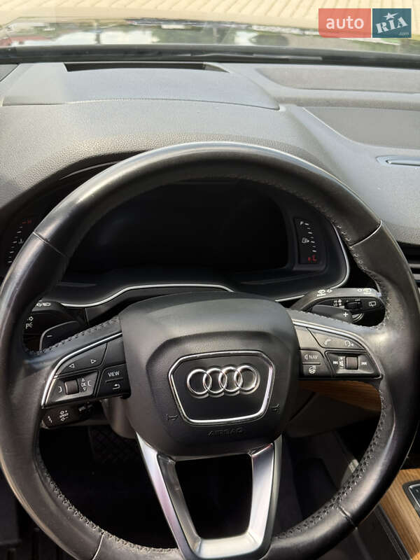 Внедорожник / Кроссовер Audi Q7 2017 в Коломые