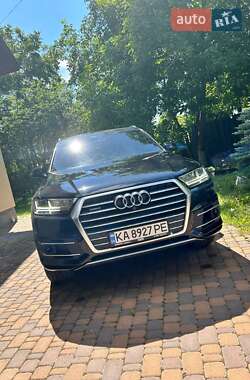 Позашляховик / Кросовер Audi Q7 2017 в 