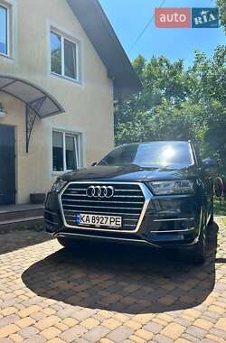 Позашляховик / Кросовер Audi Q7 2017 в 