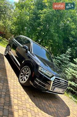 Позашляховик / Кросовер Audi Q7 2017 в 
