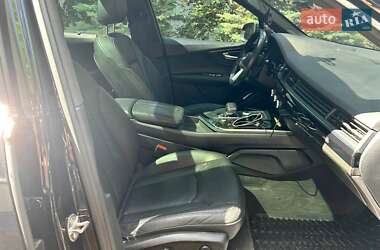 Позашляховик / Кросовер Audi Q7 2017 в 