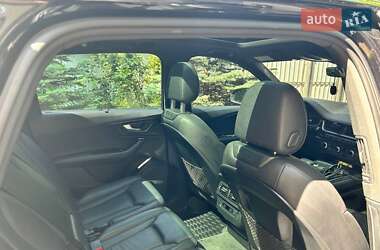 Позашляховик / Кросовер Audi Q7 2017 в 