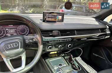 Позашляховик / Кросовер Audi Q7 2017 в 