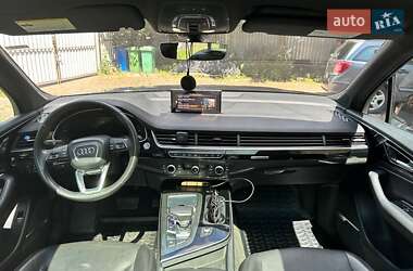 Позашляховик / Кросовер Audi Q7 2017 в 