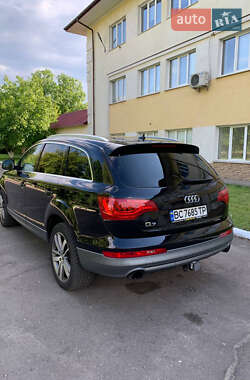 Позашляховик / Кросовер Audi Q7 2012 в 
