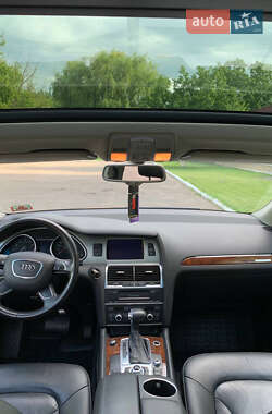 Позашляховик / Кросовер Audi Q7 2012 в 