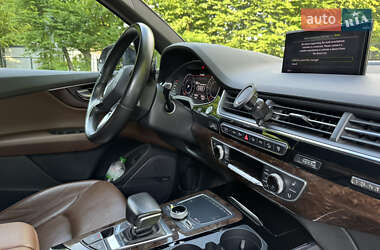 Позашляховик / Кросовер Audi Q7 2016 в 