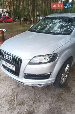 Позашляховик / Кросовер Audi Q7 2010 в 