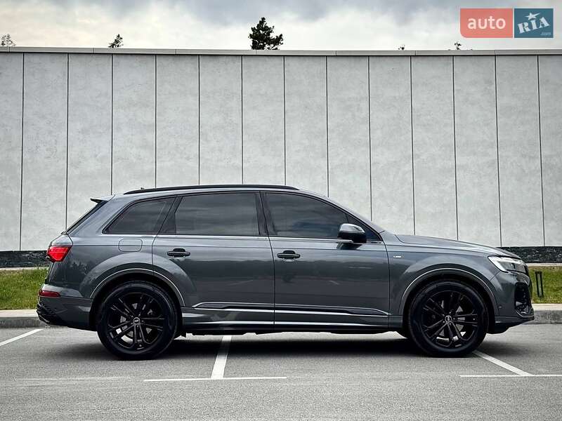Позашляховик / Кросовер Audi Q7 2025 в Києві