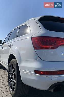 Позашляховик / Кросовер Audi Q7 2014 в 