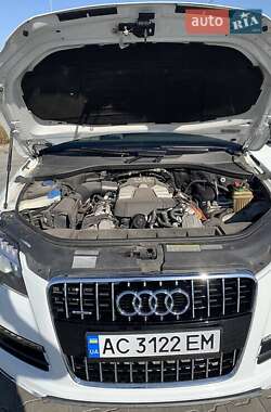 Позашляховик / Кросовер Audi Q7 2014 в 