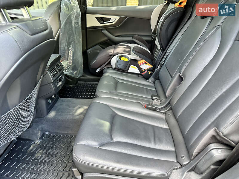 Позашляховик / Кросовер Audi Q7 2018 в Києві