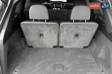 Позашляховик / Кросовер Audi Q7 2020 в 