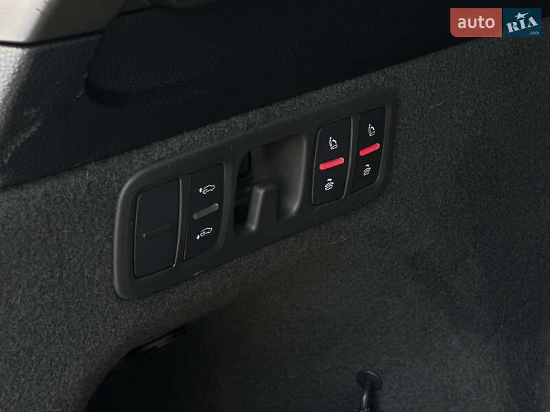 Позашляховик / Кросовер Audi Q7 2020 в Мукачевому