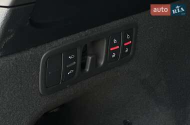 Позашляховик / Кросовер Audi Q7 2020 в 