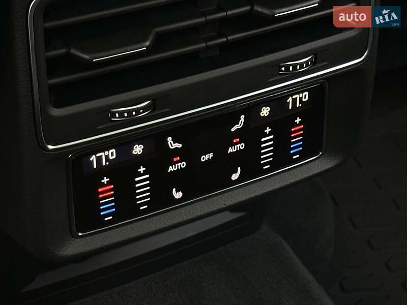 Позашляховик / Кросовер Audi Q7 2020 в Мукачевому