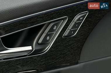 Позашляховик / Кросовер Audi Q7 2020 в 