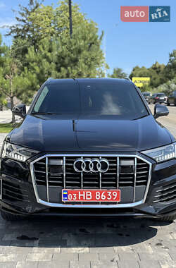 Позашляховик / Кросовер Audi Q7 2020 в 