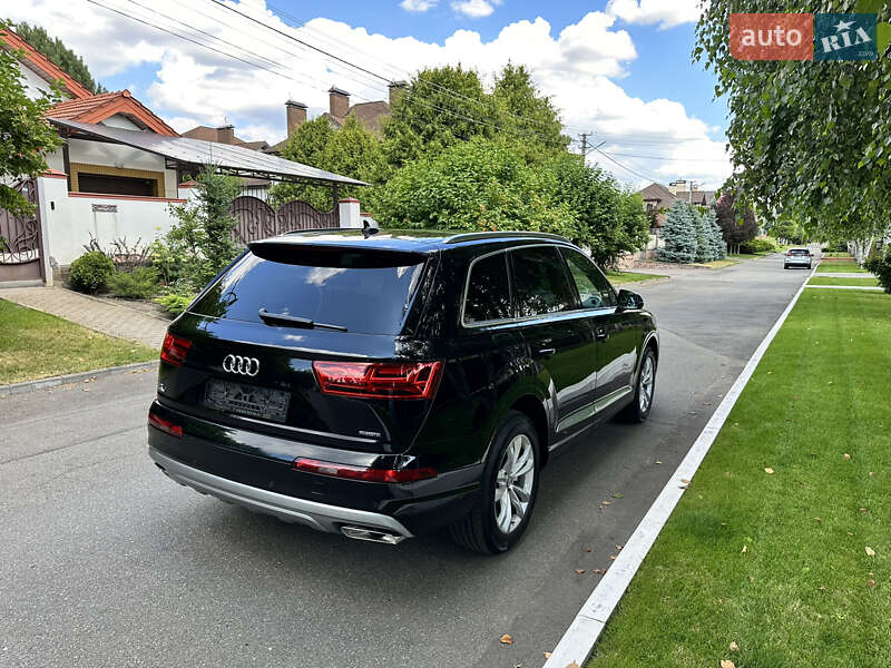 Позашляховик / Кросовер Audi Q7 2018 в Києві