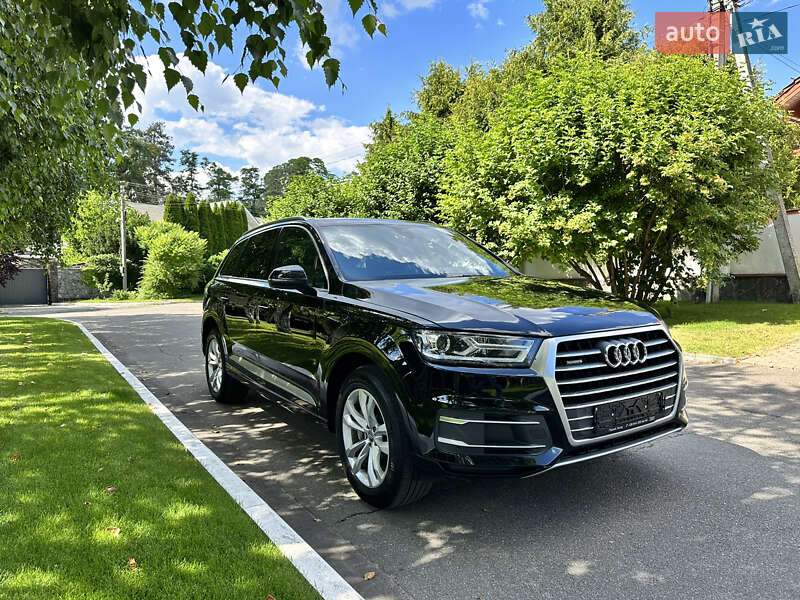 Позашляховик / Кросовер Audi Q7 2018 в Києві