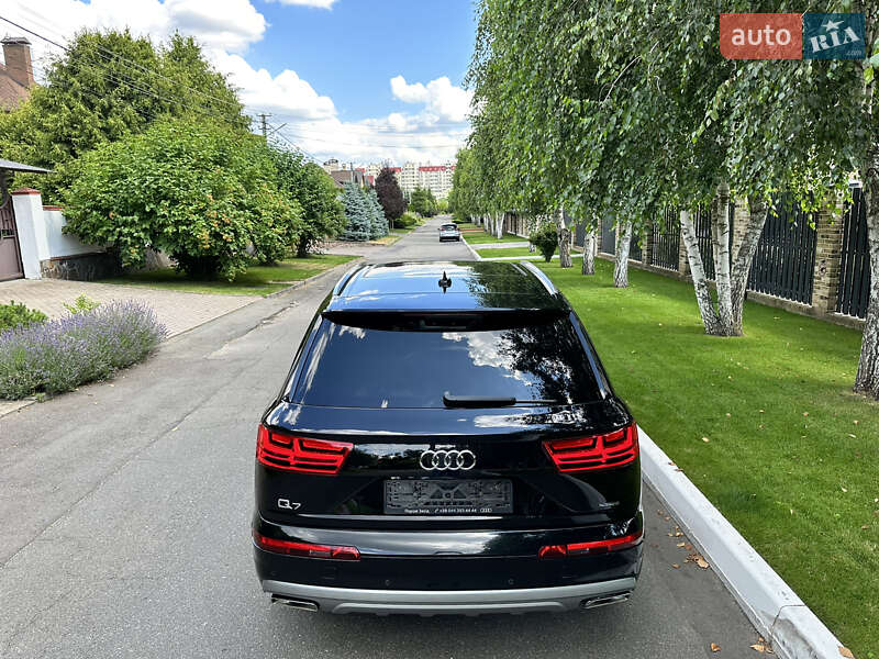Позашляховик / Кросовер Audi Q7 2018 в Києві
