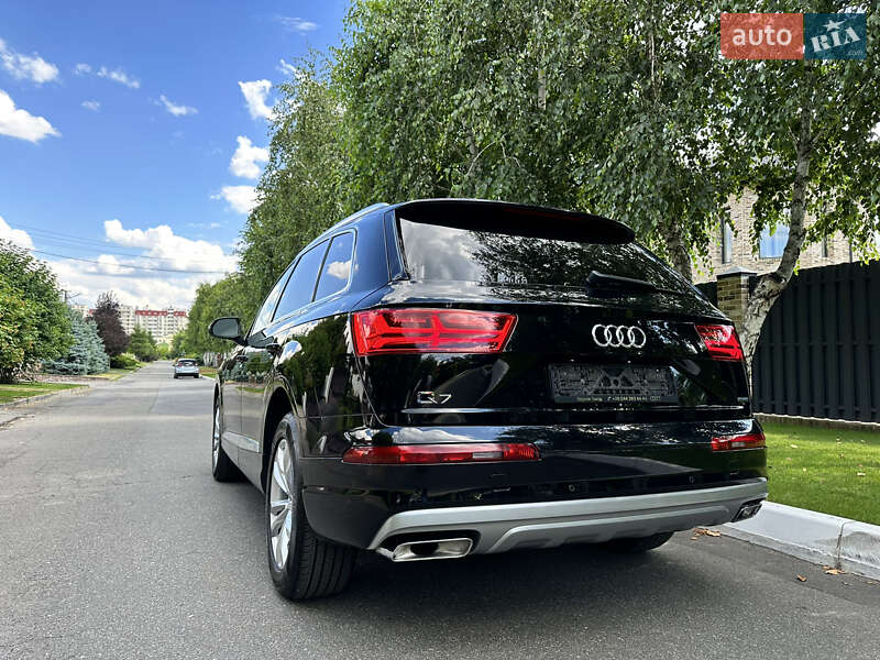 Позашляховик / Кросовер Audi Q7 2018 в Києві