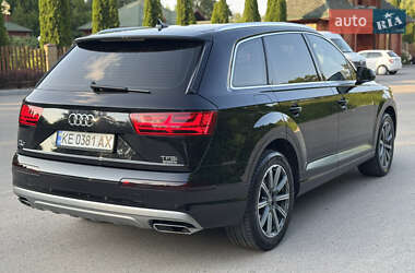 Позашляховик / Кросовер Audi Q7 2015 в 