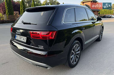 Позашляховик / Кросовер Audi Q7 2015 в 