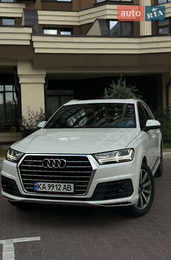 Позашляховик / Кросовер Audi Q7 2017 в 