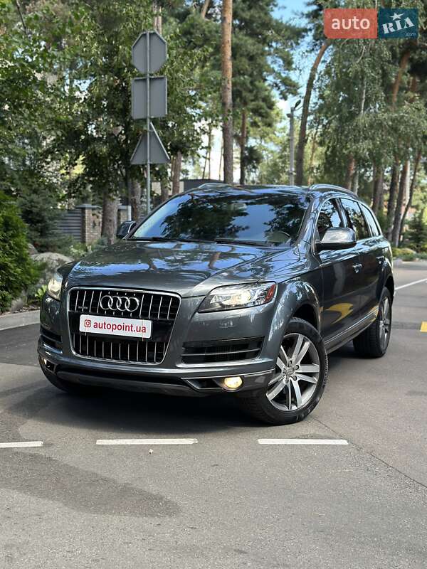 Позашляховик / Кросовер Audi Q7 2013 в 