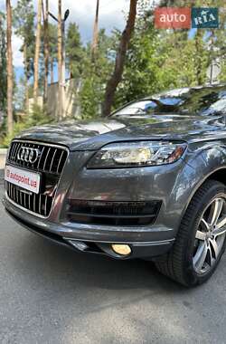 Позашляховик / Кросовер Audi Q7 2013 в 