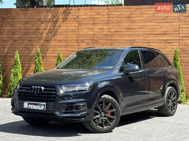Позашляховик / Кросовер Audi Q7 2017 в Києві