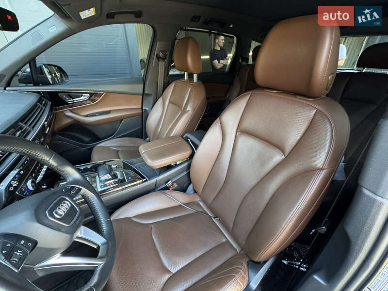 Позашляховик / Кросовер Audi Q7 2017 в Києві
