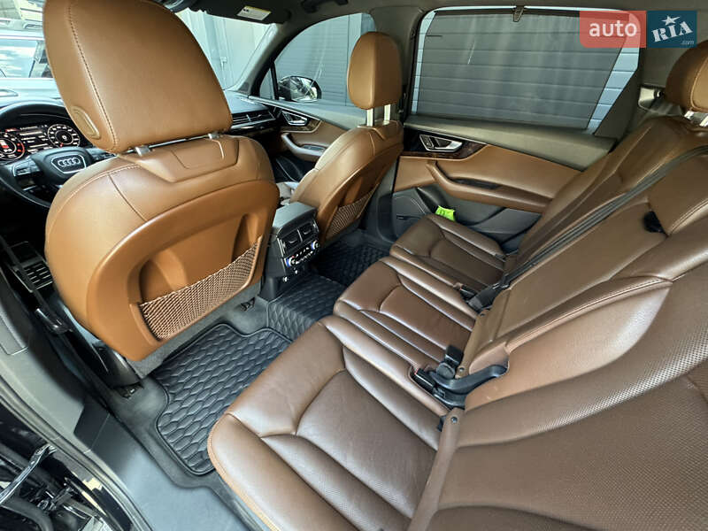 Позашляховик / Кросовер Audi Q7 2017 в Києві