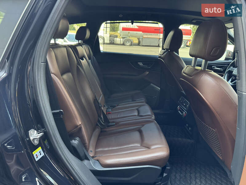 Позашляховик / Кросовер Audi Q7 2017 в Києві