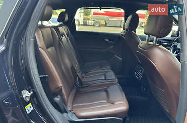 Позашляховик / Кросовер Audi Q7 2017 в 