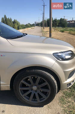 Внедорожник / Кроссовер Audi Q7 2013 в 