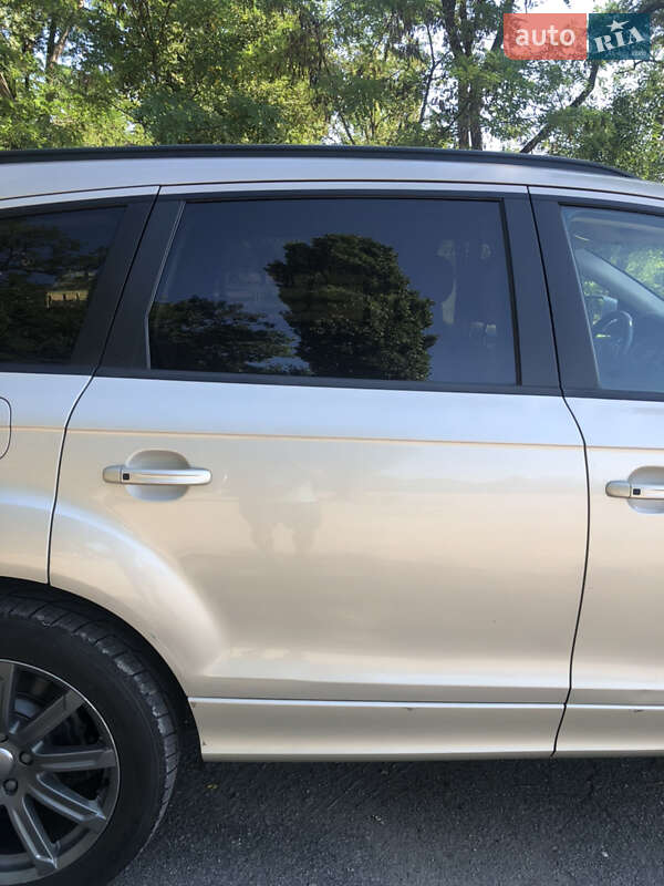 Позашляховик / Кросовер Audi Q7 2013 в Павлограді